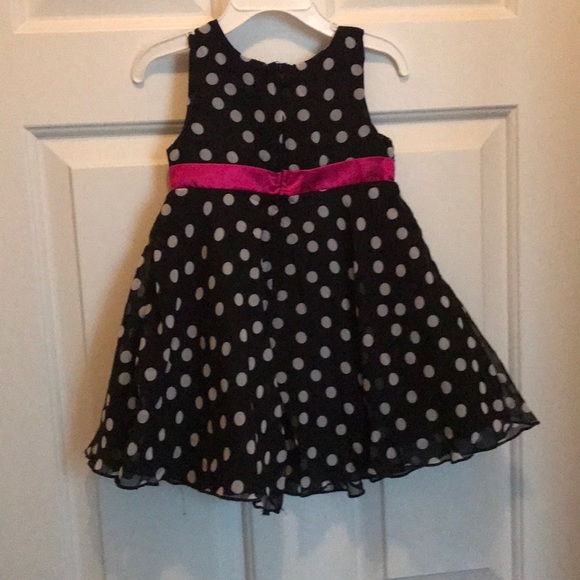 2 toddler dresses - Picture 5 of 5